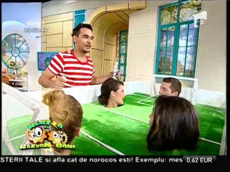 Niciodată nu i-ai mai văzut aşa! Olivia Păunescu şi Valentin Butnaru, în ipostaze SENZAŢIONALE! Iată cum joacă fotbal!