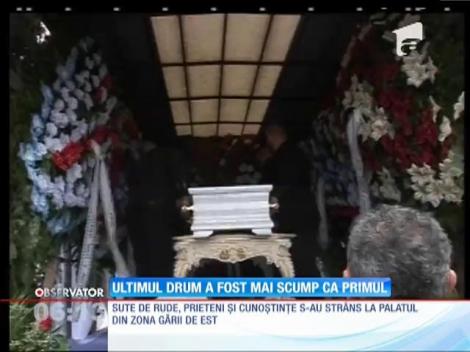 Cumnatul bărbatul tranşat de cei doi studenţi de la Medicină, înmormântat cu mare fas