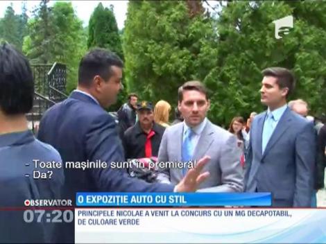 Expoziție cu maşini de epocă pe aleile Castelului Peleş