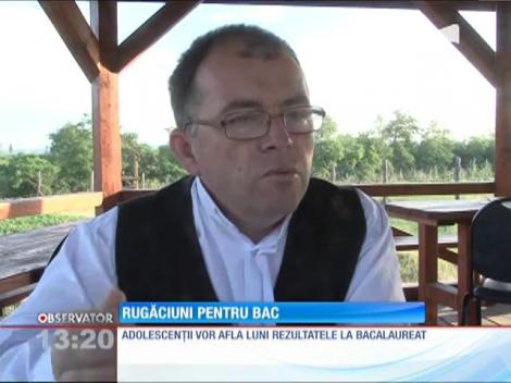 Cinci absolvenţi de liceu s-au rugat zilnic, înainte să înceapă examenul de Bacalaureat