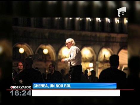 Mădălina Ghenea, în rolul unei tinere care câştigă Miss Univers