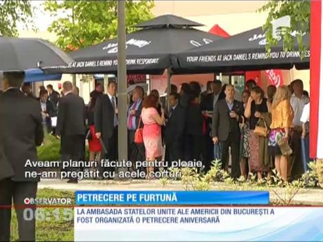 Petrecerea de Ziua Americii de la Ambasada SUA, umbrită de o furtună