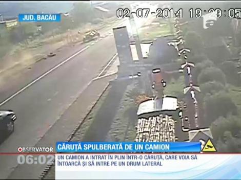 Căruţă spulberată de un camion