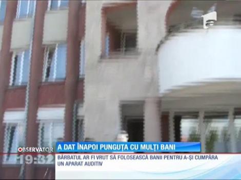 O femeie a găsit pe stradă 1900 de lei şi i-a dus la poliţie