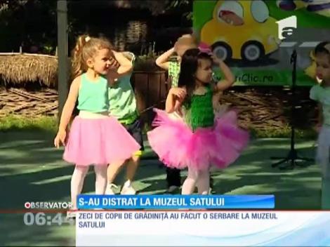 Muzeul Satului şi-a deschis porţile pentru zeci de copii de grădiniţă