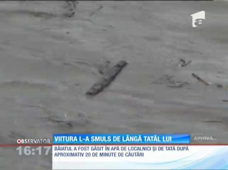 Viitura l-a smuls pe un copil de 3 ani de lângă tatăl său