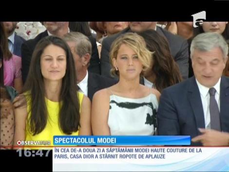 Regal de modă şi de vedete la Paris