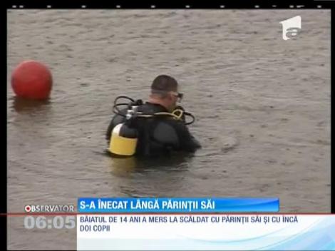 S-a înecat lângă părinţii săi