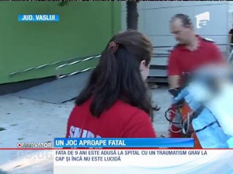 Mai mulţi copii au fost târâţi zeci de de metri de o autoutilitară, după o joacă periculoasă