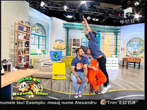 Ce tertipuri trebuie să deprinzi atunci când mergi cu avionul