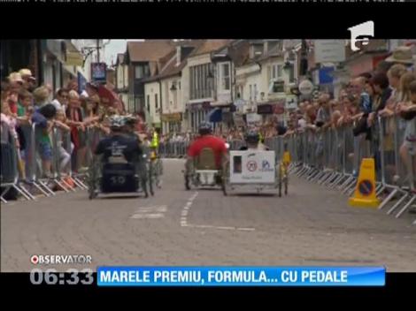 Marele Premiu pentru Maşinuţe cu Pedale, desfăşurat într-un orăşel englez