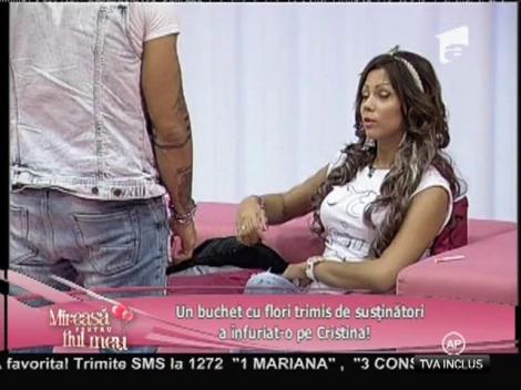 Un buchet cu flori trimis de susţinători a &icirc;nfuriat-o pe Cristina!