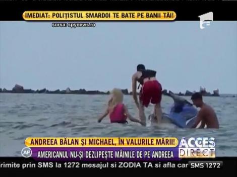 Andreea Bălan şi Michael au dat frâu liber sentimentelor pe plaja de la Mamaia
