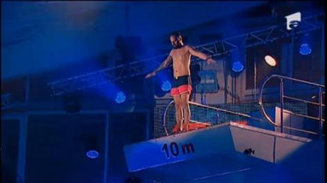 După ce a sărit cu parașuta de la 4000 de metri, zece sunt floare la ureche. Matteo, SĂRITURĂ cu emoții!