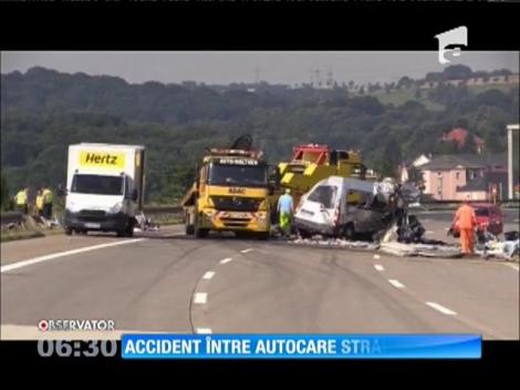 Accident între autocare străine, în Germania