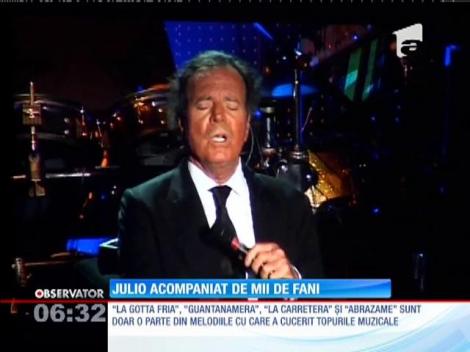 Julio Iglesias, acompaniat de mii de fani la concertul din Galați