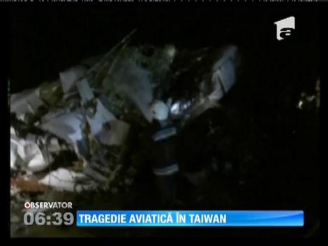 Un avion de pasageri s-a prăbuşit pe o insulă de lângă Taiwan