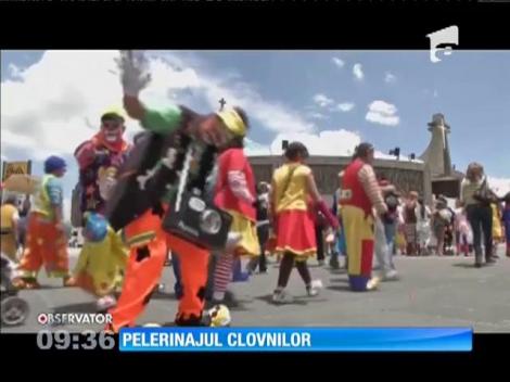 Sute de clovni au mărșăluit pe străzile Mexicului