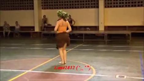 VIDEO: Twerking-ul e istorie! Dansul tahitian e muuuuult mai FIEERBINTE! Te iau toate căldurile când te uiţi la ea