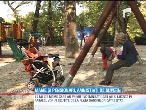 Statul şterge datoriile mamelor şi pensionarilor