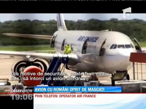 Un avion cu români a fost întors din drum şi înconjurat de forţe de securitate