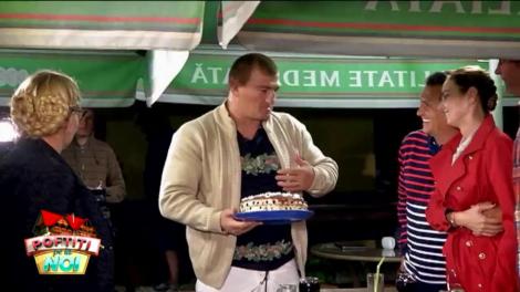 Cătălin Moroșanu, sărbătorit de nea Mărin: Luptătorul a împlinit 30 de ani la filmările pentru ”Poftiți pe la noi!”