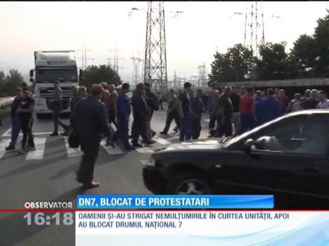 Drumul Naţional 7,  blocat de 300 de angajaţi ai Termocentralei Mintia