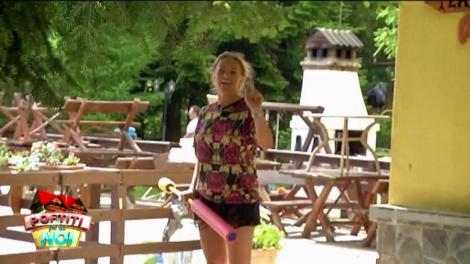 Delia și cățelul ei i-au făcut numai farse lui nea Mărin: Uite cum l-au surprins!