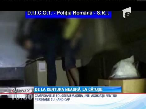 De la centură neagră, la cătuşe