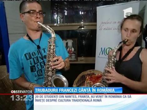 Studenţi francezi, veniţi în România să înveţe muzica tradiţională romă
