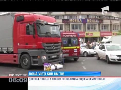 O copilă de cinci ani şi bunicul ei au ajuns sub roţile unui TIR, chiar pe o trecere de pietoni