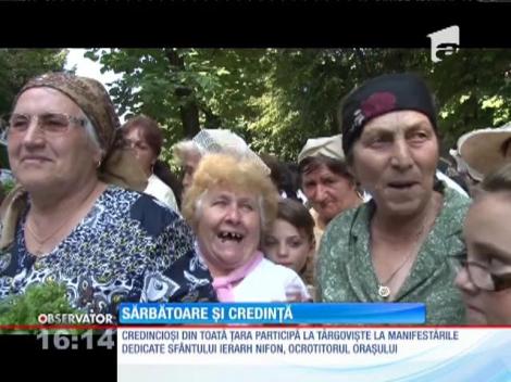 Aglomeraţie la moaştele Sfântului Ierarh Nifon