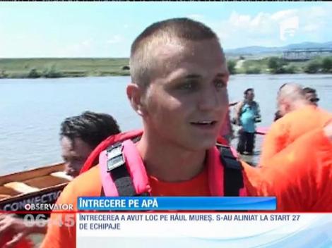 Pasionaţii de sporturi nautice s-au întrecut pe râul Mureş