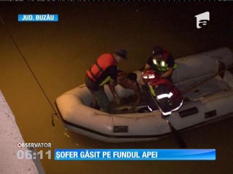 Un tânăr a murit înecat în propria mașină într-un canal de irigații din Buzău