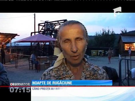 Peste o mie de pelerini au dormit sub cerul liber, lângă mănăstrirea Necula