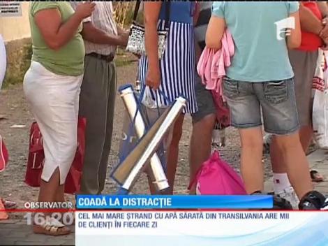 Coadă la ştrandul cu apă sărată din Praid