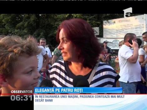 Expoziție cu maşini de epocă în centrul Brăilei