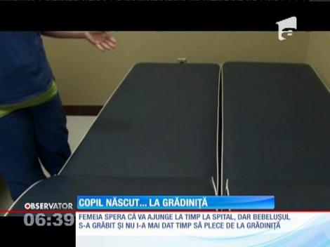 O femeie din Texas a nascut într-o grădiniță