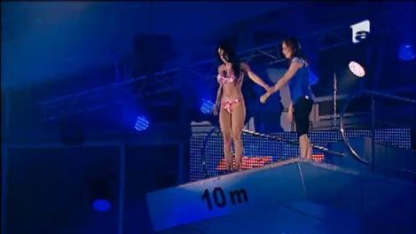 BUNĂ sau (și) neBUNĂ! S-a antrenat pentru șapte, dar a urcat în ultima clipă la zece metri! Ea este RUBY!