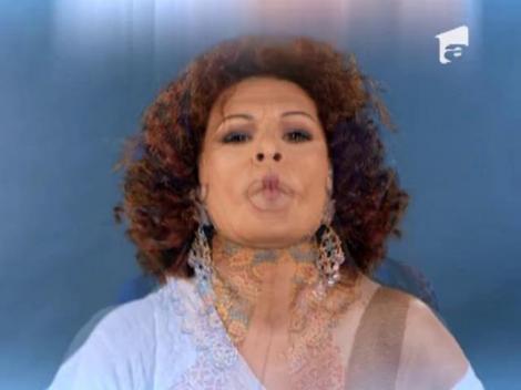 Vezi aici unul dintre cele mai bune promouri din ultimii 20 de ani! "Black or White", varianta TE CUNOSC DE UNDEVA!