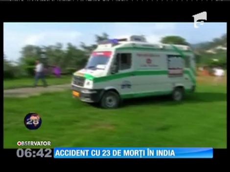 Un autobuz s-a răsturnat într-o prăpastie în India