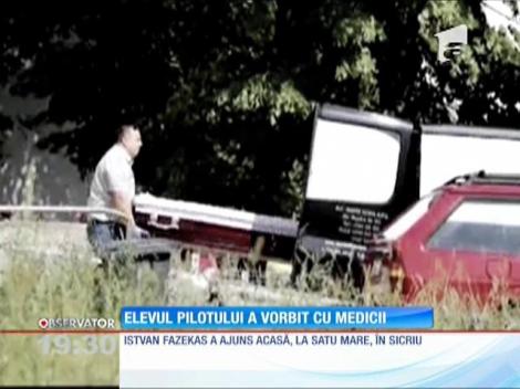 Lucian, tânărul aflat în avionul prăbuşit pe un câmp din Maramureş, a stat de vorbă cu medicii