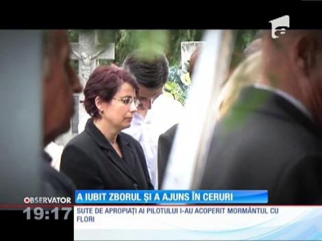 Pilotul mort în accidentul aviatic de la Copalnic Mănăştur a fost condus pe ultimul drum
