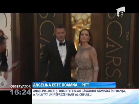 Brad Pitt şi Angelina Jolie s-au căsătorit!