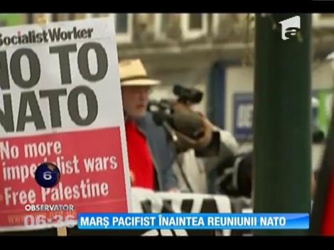 Marş pacifist înaintea reuniunii NATO