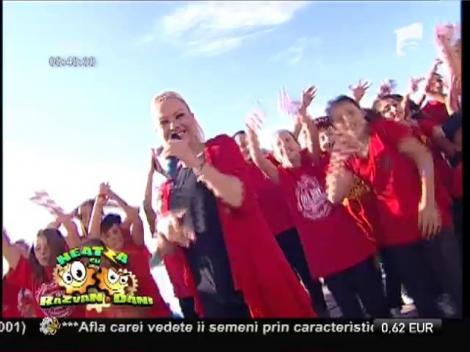 Amna, cea mai fericită mămică