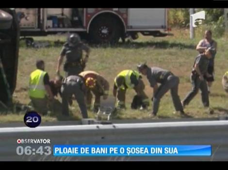 Ploaie de bani pe o șosea din Statele Unite