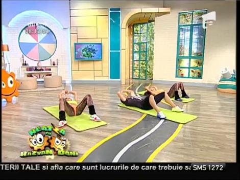 Flavia şi Miruna s-au întors mai sexy ca niciodată! Antrenament post-vacanţă în platoul de la "Neatza"