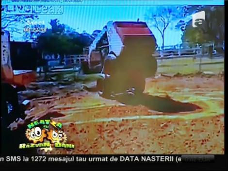 Smiley news: Volanul buclucaș