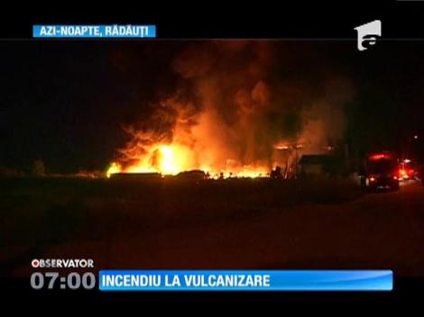 Un incendiu puternic a mistuit o vulcanizare din Rădăuţi